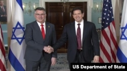 美国国务卿卢比奥在国务院与以色列外长萨尔举行会晤。(2025年12月10日)