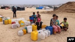 Операциите за помош во Рафа вклучуваат медицински клиники, магацини полни со хуманитарни материјали, пунктови за дистрибуција на храна и 50 центри за акутно неисхранети деца