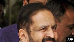 Ông Kalmadi bị truy tố về tội đồng lõa trong cáo buộc ưu đãi một công ty Thụy Sĩ trong việc mua những trang bị đo thời gian và cho điểm để dùng trong các cuộc tranh tài