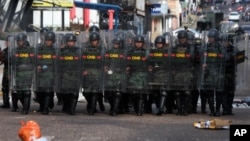 Polisi di kota San Cristobal, Venezuela barat berusaha membubarkan demonstrasi rusuh di sana (foto: dok). 