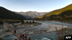 འབྲུག་ཡུལ་སྤུ་ན་ཁ་རྫོང་ཁག་ནང་ པུ་ན་གཙང་ཆུ་གི་ཟམ།