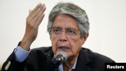 El presidente electo de Ecuador, Guillermo Lasso, habla en una conferencia de prensa en Quito el 12 de abril de 2021.