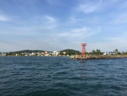 Vietnamese live on the island of Phu Quoc. Vietnam aims to build more floating solar power farms offshore. (VOA News)