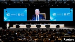 FILE: Presiden COP29 Mukhtar Babayev berpidato dalam rapat pleno penutupan Konferensi Perubahan Iklim Perserikatan Bangsa-Bangsa COP29, di Baku, Azerbaijan, 24 November 2024. (Maxim Shemetov/REUTERS)
