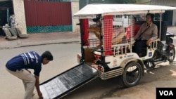 FILE - Mobilituk, a tuk tuk designed by Agile Development Group to assist the disabled, is shown in Phnom Penh, Dec. 21, 2016. (Hean Socheata/ VOA Khmer)