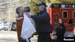 Pistolero abrió fuego y mató a por lo menos 18 niños, según los últimos reportes.