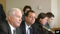 Secretary Gates speaks to reporters in Ankara, 06 Feb 2010
