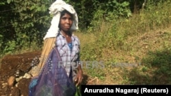 A tea plucker at work on the Priyadarshini Tea Environs plantation in Wayanad, India, December 27, 2019. (Thomson Reuters Foundation/Anuradha Nagaraj)