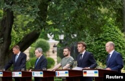 دیدار ماکرون رئیس جمهوری فرانسه، شولز صدراعظم آلمان، دراگی نخست وزیر ایتالیا و یوهانیس رئیس جمهور رومانی با زلنسکی رئیس جمهوری اوکراین در کی‌یف - ۱۶ ژوئن ۲۰۲۲ (۲۶ خرداد ۱۴۰۱)