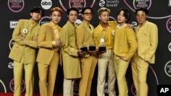 2021 American Music Awards - Press Room