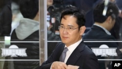 Pimpinan Samsung Electronics Co., Lee Jae-yong (yang juga dikenal sebagai Jay Y. Lee ) ditangkap oleh pihak berwenang Korea Selatan atas tuduhan berperan dalam skandal korupsi Presiden Park Geun-hye, Jumat pagi, 17 Februari 2017. (Foto: dok). 