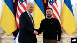 Lors d'un point presse avec le président Zelensky, Joe Biden a évoqué 500 millions de dollars d'assistance supplémentaire.