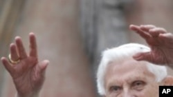 Papa Benedicte XVI azuru Benin