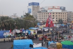 Tahrir Square is the epicenter of the protests in Baghdad, and currently it's the only area protesters hold after they retreated Friday night. Jan. 23, 2020. (Heather Murdock/VOA)