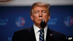 پرزیدنت ترامپ برنامه ناهار با کیم جونگ اون را لغو کرد و دو ساعت زودتر از زمان اعلام شده، نشست خبری برگزار کرد. 