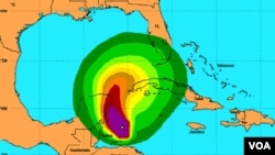 El huracán se desplaza por el Caribe ya próximo a Yucatán a 9 kilómetros por hora.