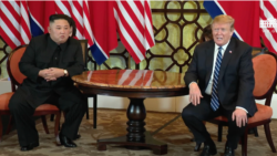 特朗普於第一任期和金正恩建立關係，圖為2019年兩人在越南河內二度會晤。 (截圖自Trump White House Archived)