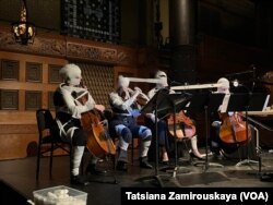 Перформанс авангардно-электронного дуэта Matmos