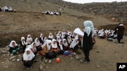 افغانستان با رشد یک درصدی سواد در سال، از جمله کشورهایی است که پایین ترین سطح سواد را در جهان دارد