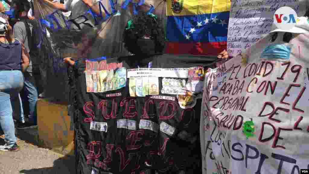 La manifestaci&#243;n coincidi&#243; con el d&#237;a que el gobierno en disputa hab&#237;a establecido que los centros de educativo se abrieran para &quot;asistencia pedag&#243;gica&quot;.