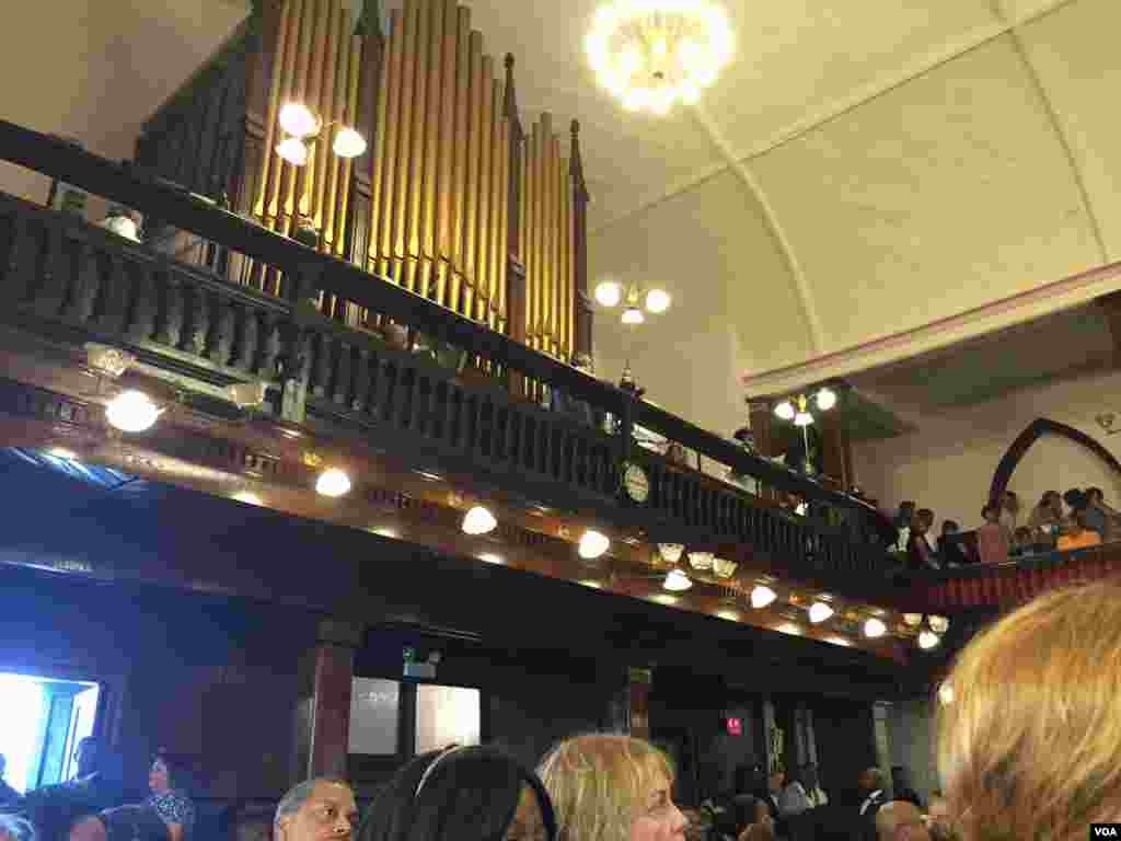 The organ at the Emanuel AME Church, Charleson, South Carolina, June 21, 2015. (Amanda Scott/VOA)