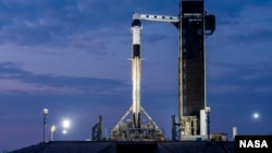 ماموریت کرو ۱۰ برای بازگرداندن فضانوردان گرفتار در ایستگاه فضایی