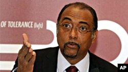 Michel Sidibe, Executive Director of UNAIDS, speaks during a press conference in Vienna (file photo -November 24, 2010)