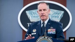 El portavoz del Pentágono, brigadier general de la Fuerza Aérea, Patrick Ryder, habla en el Pentágono el jueves 26 de octubre de 2023 en Washington.