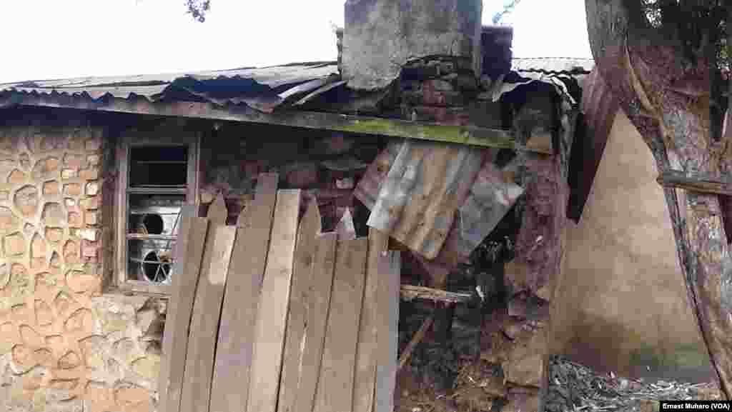 Au moins deux personnes sont mortes, plusieurs maisons se sont écroulées et d'autres, fissurées après le séisme qui a secoué le Sud-Kivu, 8&nbsp;août 2015