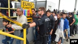 پس از اعراب، بیشترین تعداد مهاجرین تازه وارد به اروپا را افغانها تشکیل میدهند