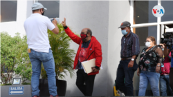 El diputado y representante legal del FSLN, Edwin Castro, tras inscribir la alianza del gobierno de Ortega. [Foto: Houston Castillo, VOA]