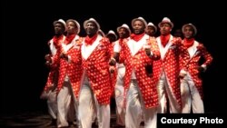 The Isango Ensemble performing the play "Ragged Trousered Philanthropists" in Cape Town (Photo: Isango Ensemble)