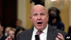 前白宫国家安全顾问麦克马斯特(H.R.McMaster)2023年2月就中国威胁议题在国会作证。（美联社）