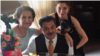 تصویری از جمشید شارمهد، زندانی دو تابعیتی در کنار برخی از اعضای خانواده خود (آرشیو)