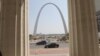 The Gateway Arch represents the beginning of the American West. It also commemorates St. Louis’s role in the nation’s westward expansion.