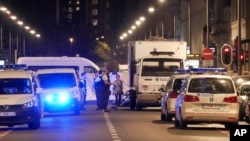 Belgium SecurityPolice secure the scene in downtown Brussels after a reported attack on Belgian Army soldiers on Friday, Aug. 25, 2017.