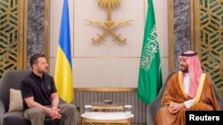 ประธานาธิบดียูเครน โวโลดีเมียร์ เซเลนสกี เดินทางเยือนซาอุดิอาระเบียในวันจันทร์ และเข้าเฝ้าฯ เจ้าชายโมฮัมเหม็ด บิน ซัลมาน มกุฎราชกุมารแห่งซาอุฯ 