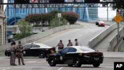 Policija blizu mjesta pucnjave u Džeksonvilu, na Floridi, 26. avgust 2018.