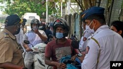 د هند حکومت د شنبې او یکشنبې په ورځو په نوي ډهلي کې دخلکو په ګرځیدو راګرځیدو بندیز لګولی. 