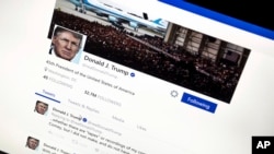 Presiden AS Donald Trump banyak mendapatkan kecaman pedas oleh para pengkritiknya di Twitter. 