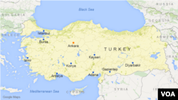 A map of Turkey shows the port city of Izmir. 