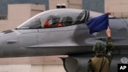 台湾参加军事演习的一架台湾空军F16战斗机