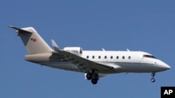 Un jet privé Bombardier CL604 survolant Istanbul, le 20 mai 2016.