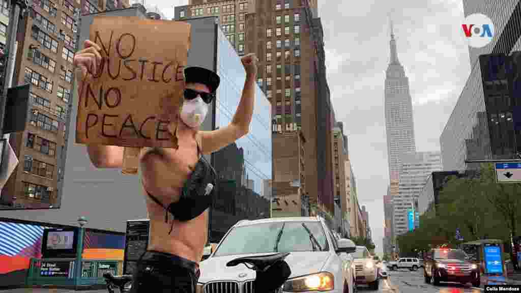 "Sin justicia no hay paz", uno de los lemas de las protestas por la muerte de George Floyd. Foto: Celia Mendoza-VOA 