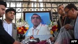 پریانتا کمارا په سیالکوټ کې په یوه کارخانه کې مېنېجر و چې د ډسمبر په دریمه نېټه د خلکو ګڼې ګوڼې د مذهب د سپکاوي په الزام ووژلو او مړی یې وسځولو. د ګل، دوشنبې، په ورځ د هغه جسد لاهور نه سري لنکا ته ولېږل شو