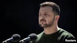 Потребно ни е значително забрзување на снабдувањето за опипливо да ги подобриме способностите на нашите војници, рече Зеленски